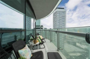 NEW Superior Lakeview Luxury Top Floor 3-Bedroom Suite on 48th Floor